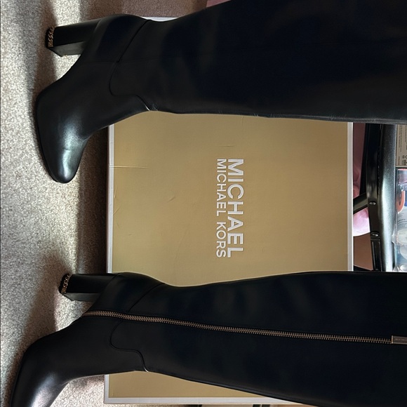 Michael Kors Wommen”s Walker Black Leather High Boots Size 7. ***Never worn **** - Picture 1 of 10